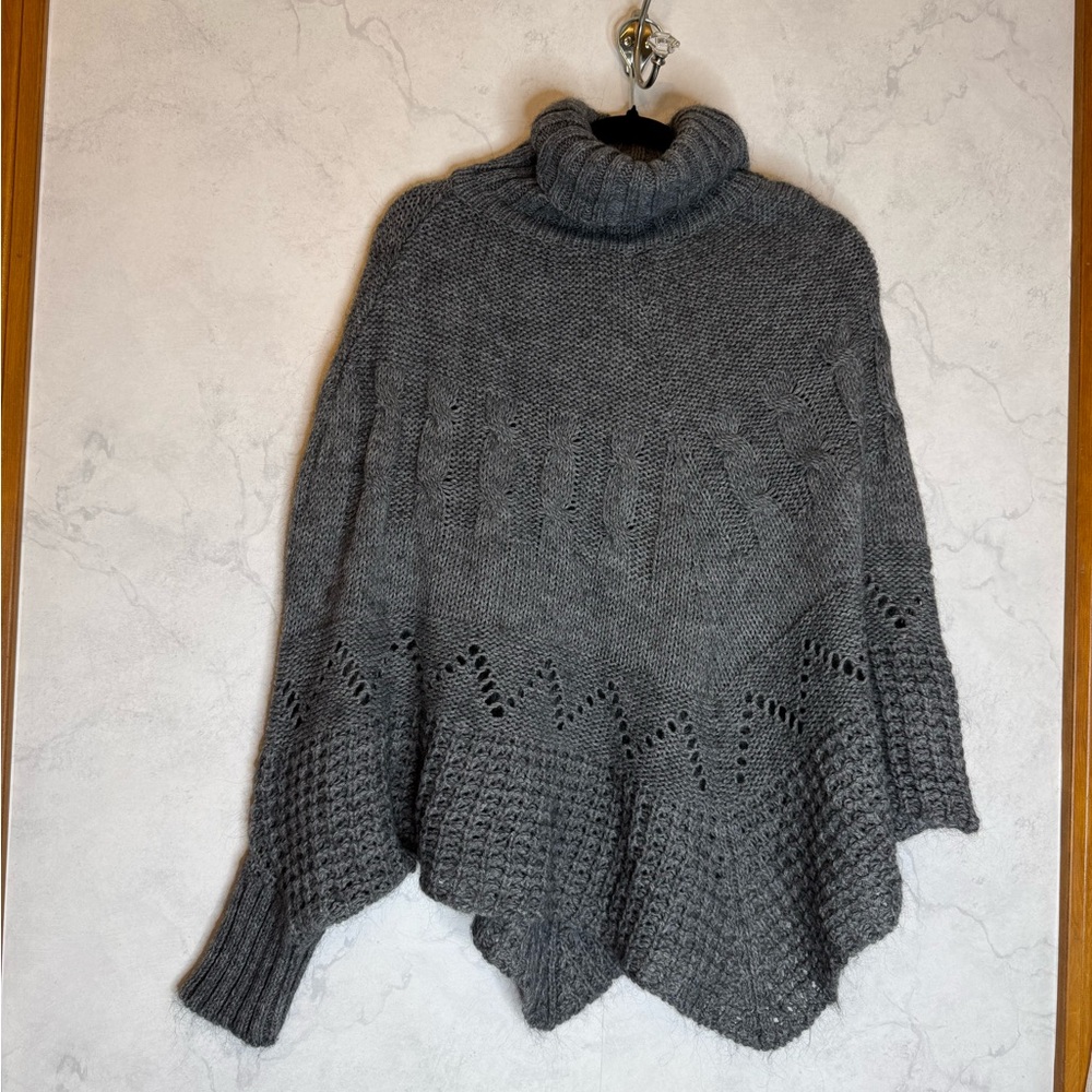Oversized Italian grey cable knit turtleneck sweater
